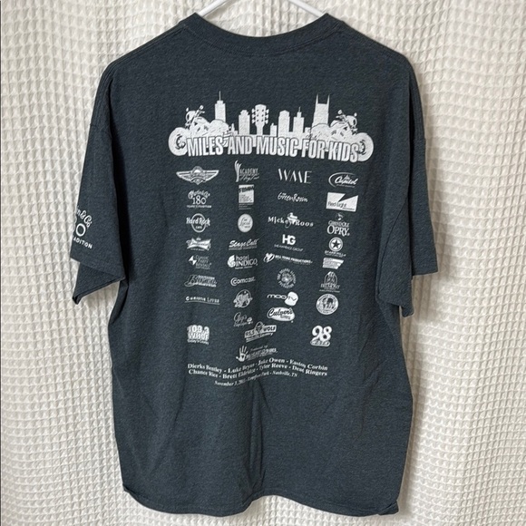 Dierks Bentley 2013 Concert T-Shirt - Size XL - Picture 5 of 6